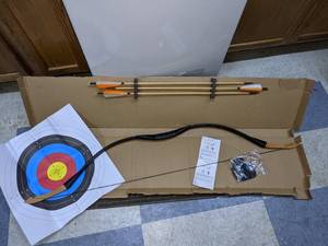 lot 105 image: KAINOKAI Traditional Handmade Longbow Set