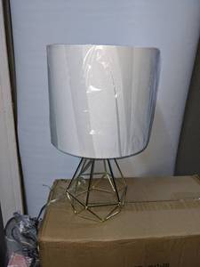 lot 16 image: 2 Piece Nightstand Lamp