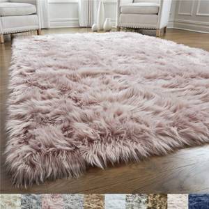 lot 145 image: Gorilla Grip 7.5 x 10 Area Rug