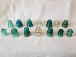 lot 23 image: Antique Insulator lot