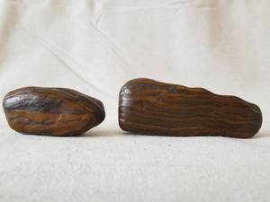 lot 33 image: Unique Rocks