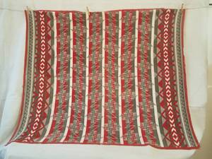 lot 34 image: Vintage Wool Beacon Style Indian Camp Blanket