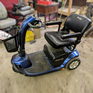 Victory 10 3-Wheel Mobility Scooter - Works Great - New Batteries