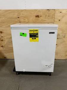 lot 20 image: MAGIC CHEF 5.0 cu. ft. Chest Freezer in White