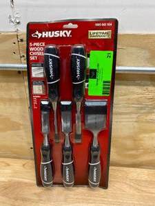 lot 21 image: HUSKY 5-piece Wood Chisel Set