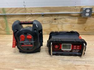 lot 89 image: VECTOR Lot of 2-  Jump Starters
