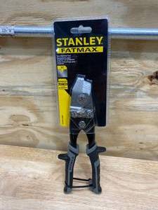 lot 68 image: STANLEY FATMAX 1.5-in 60CrV Snips