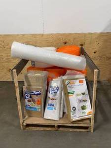 lot 106 image: Lot of PackagingOrganizing Items