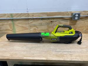 lot 113 image: RYOBI 135 MPH 440 CFM 8 Amp Electric Jet Fan Blower
