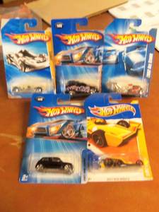 Lot of 5 Hot Wheels Collectors Val...