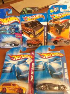 Lot of 5 Hot Wheels Collectors Val...