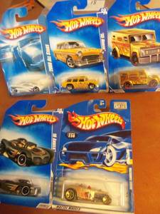 Lot of 5 Hot Wheels Collectors Val...