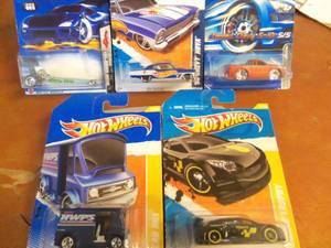Lot of 5 Hot Wheels Collectors Val...