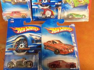 Lot of 5 Hot Wheels Collectors Val...