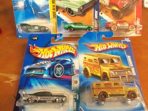 Lot of 5 Hot Wheels Collectors Val...