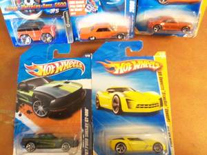 Lot of 5 Hot Wheels Collectors Val...