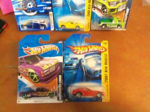 Lot of 5 Hot Wheels Collectors Val...