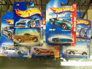 Lot of 5 Hot Wheels Collectors Val...
