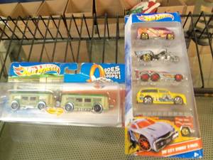 Lot of 2 Hot Wheels Turbo Trolley,...