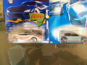 Lot of 2 Hot Wheels Cars 95 Camar...