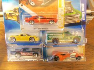 Lot of 5 Hot Wheels Cars Collector...