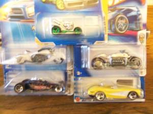 Lot of 5 Hot Wheels Cars Collector...