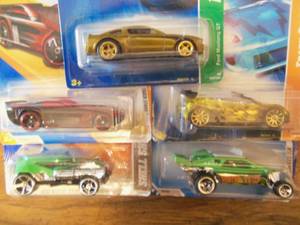 Lot of 5 Hot Wheels Cars Collector...