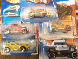 Lot of 5 Hot Wheels Cars Collector...