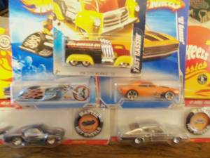 Lot of 5 Hot Wheels Cars Collector...