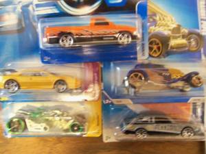 Lot of 5 Hot Wheels Cars Collector...