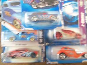 Lot of 5 Hot Wheels Cars Collector...