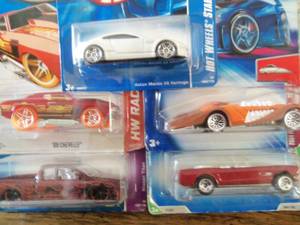 Lot of 5 Hot Wheels Cars Collector...
