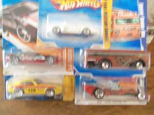 Lot of 5 Hot Wheels Cars Collector...