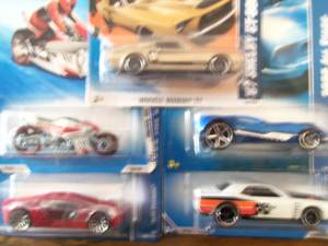 Lot of 5 Hot Wheels Cars Collector...
