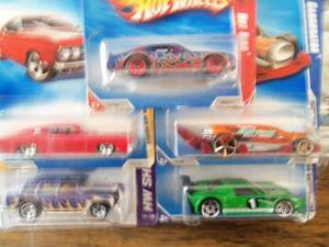 Lot of 5 Hot Wheels Cars Collector...