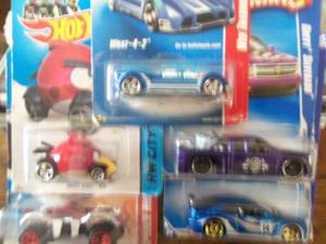 Lot of 5 Hot Wheels Cars Collector...