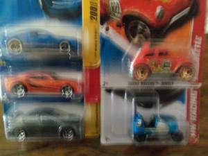Lot of 5 Hot Wheels Cars Collector...