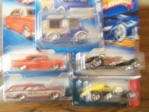 Lot of 5 Hot Wheels Cars Collector...