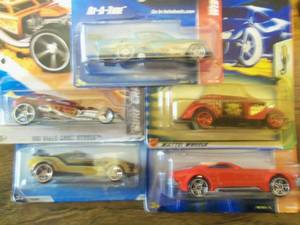 Lot of 5 Hot Wheels Cars Collector...