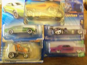 Lot of 5 Hot Wheels Cars Collector...