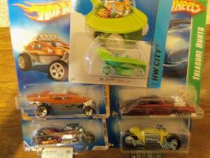 Lot of 5 Hot Wheels Cars Collector...