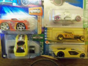 Lot of 5 Hot Wheels Cars Collector...