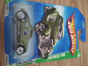 Lot of 2 Hot Wheels Cars 09 New Mo...