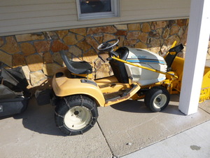 Cub Cadet Series 2000 Riding Lawn Mower