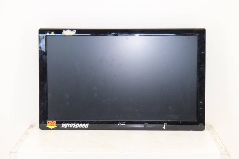 (3) LEDLCD VGADVI Monitors