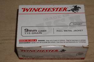 lot 17 image: 100 Winchester 9mm Luger 115 Gr FMJ Ammo