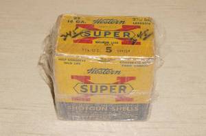 lot 87 image: Vintage Western Super-X 16 Gauge Shotgun Shell Box