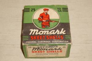 lot 89 image: Vintage Monark 12 Gauge Skeet Shell Box