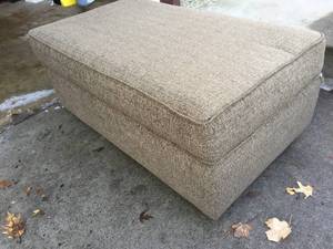 Rolling Hassock With Storage