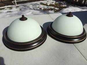 2 Ceiling Mount Lights